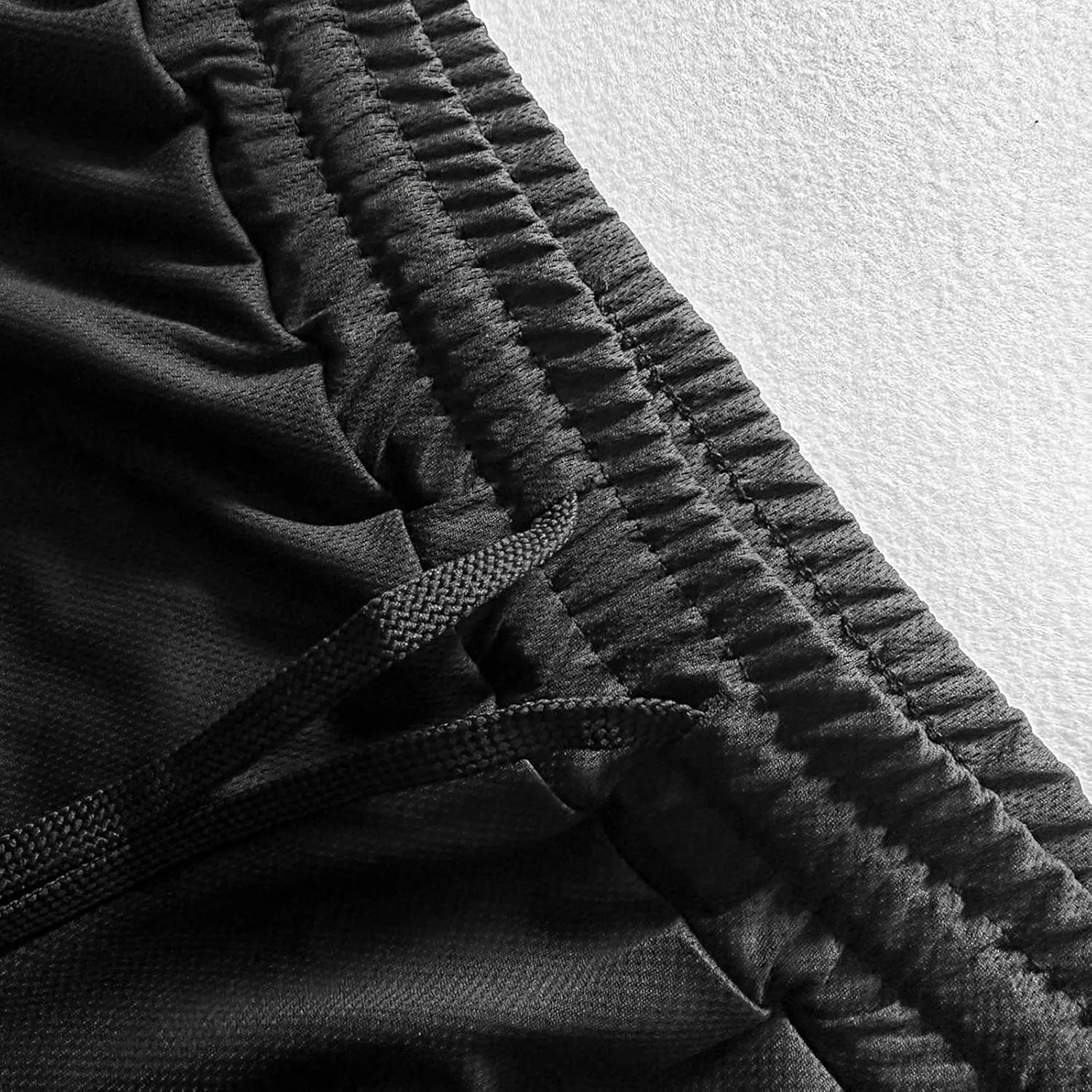 Mens Running Shorts Quick Dry Gym Athletic Workout Shorts Sports Split Bottoms for Men with Pockets